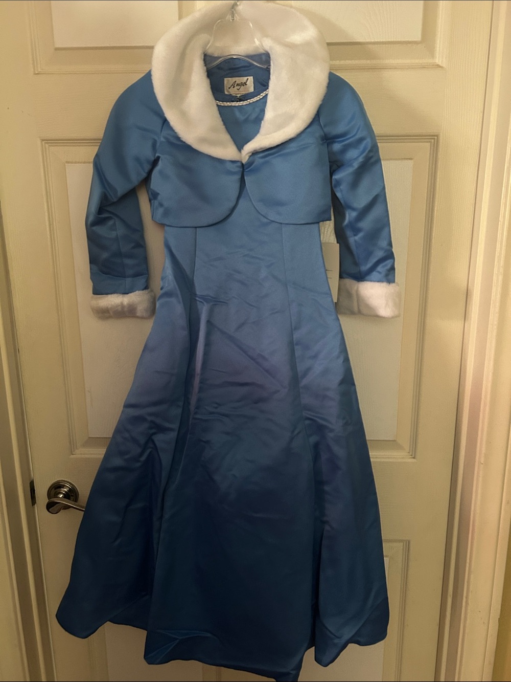2Pc Angel Blue Satin Gown with White Faux-Fur Trim vest / Jkt